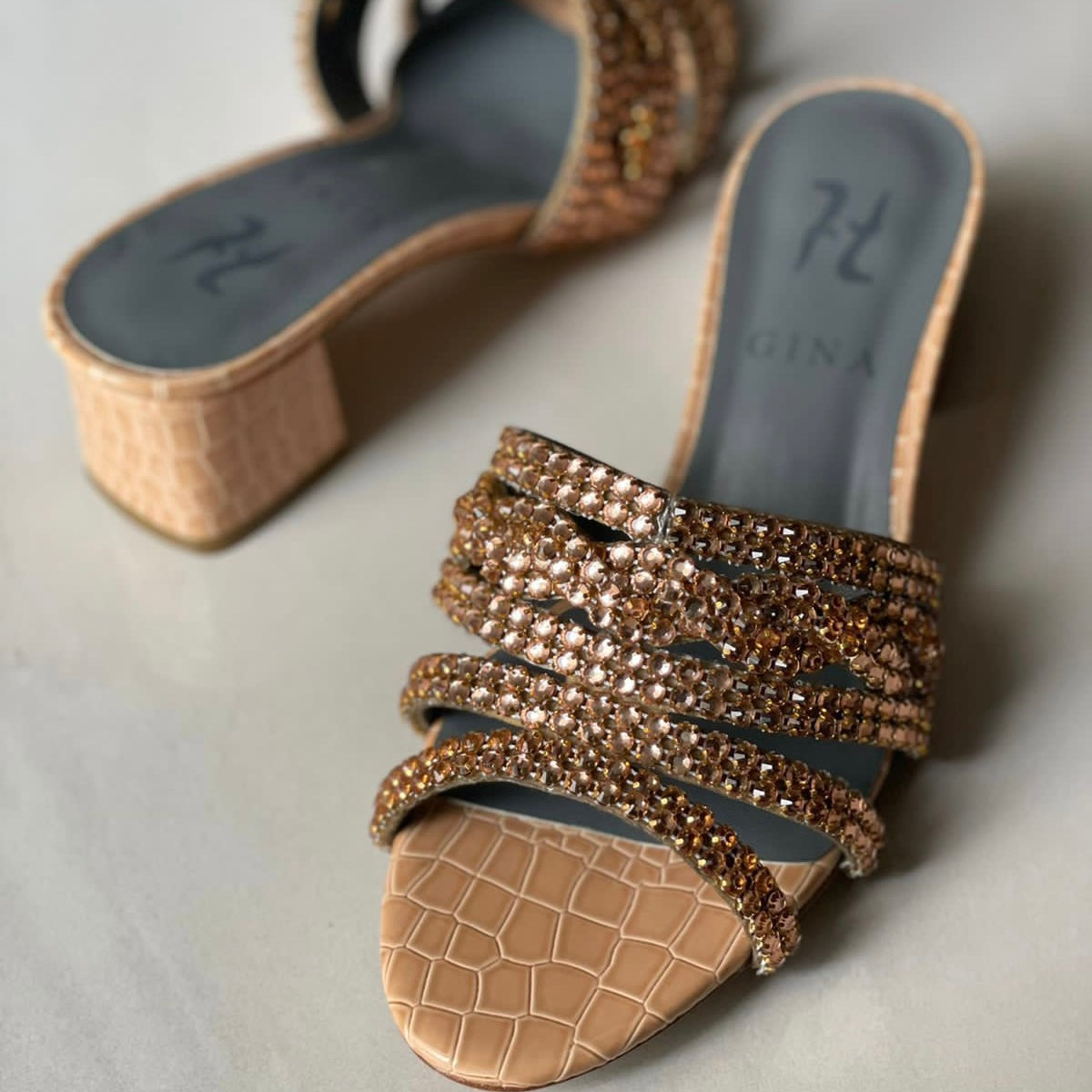 Gina London mid-heel shoes