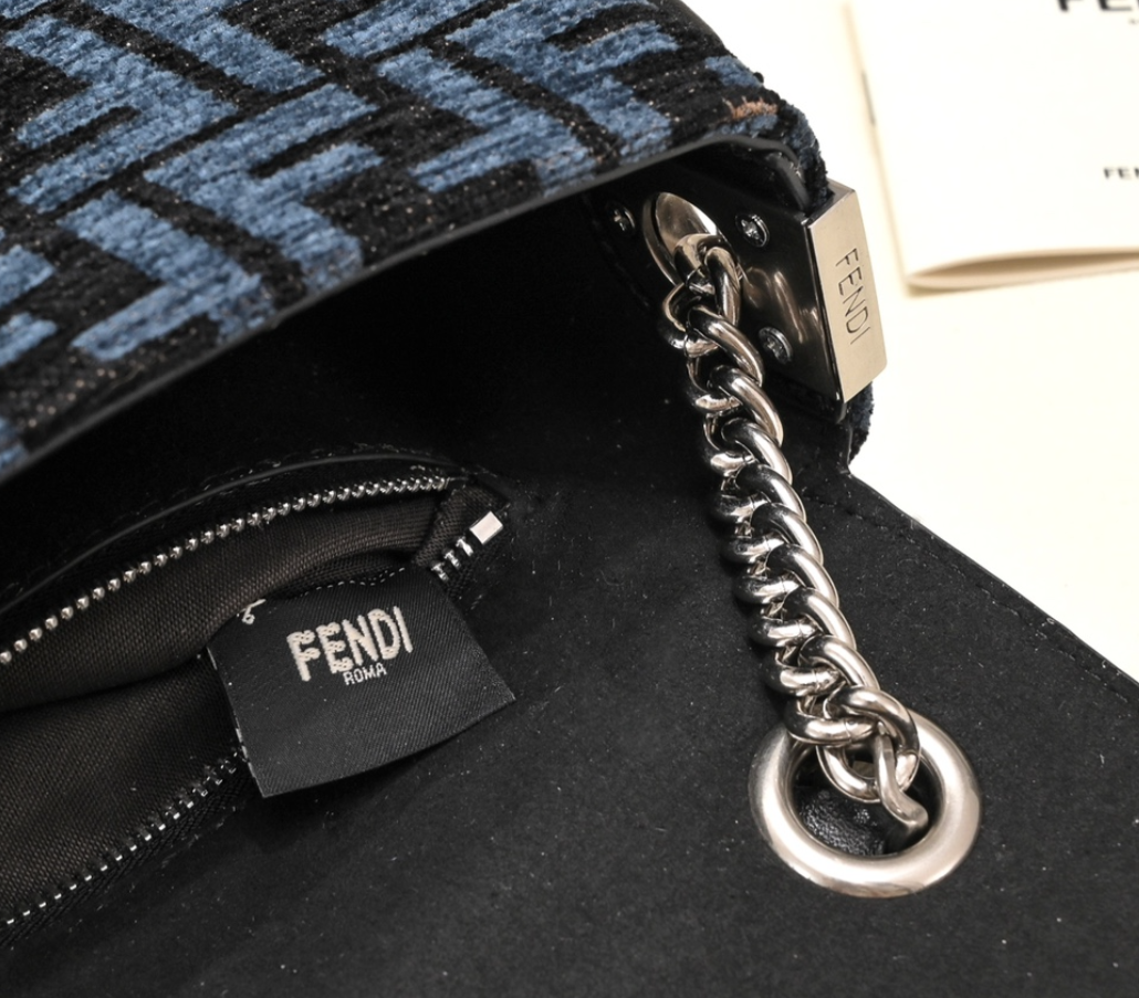 Fendi Baguette continental Medium Fabric Bag