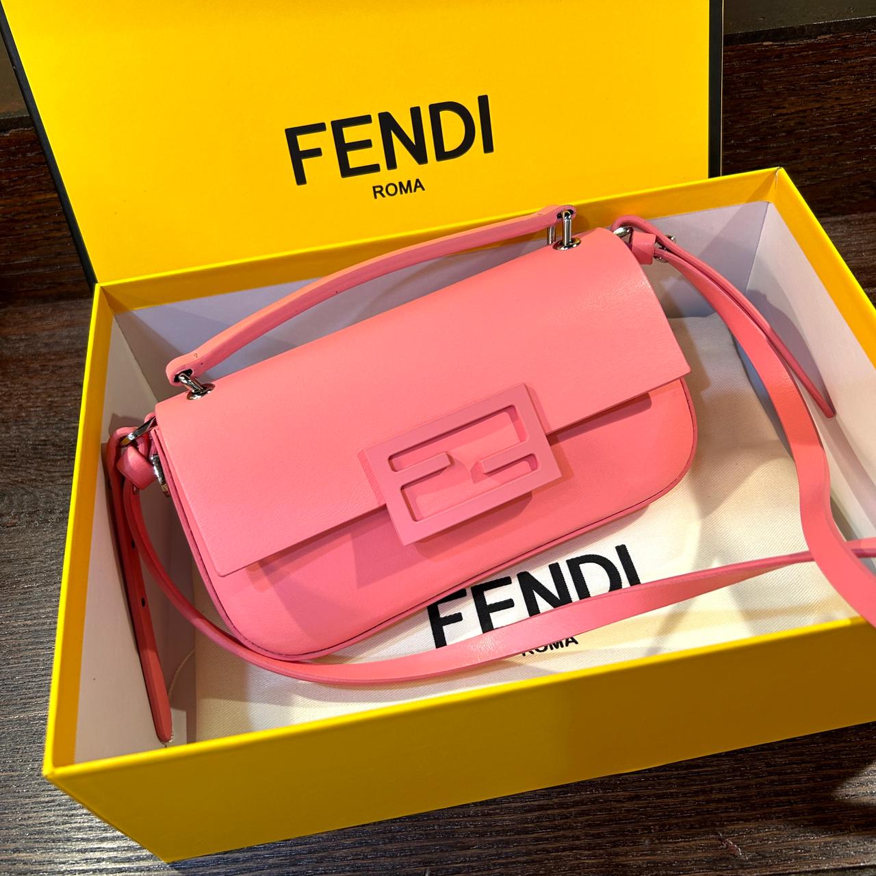 Fendi Baguette continental Shiny Bag Small