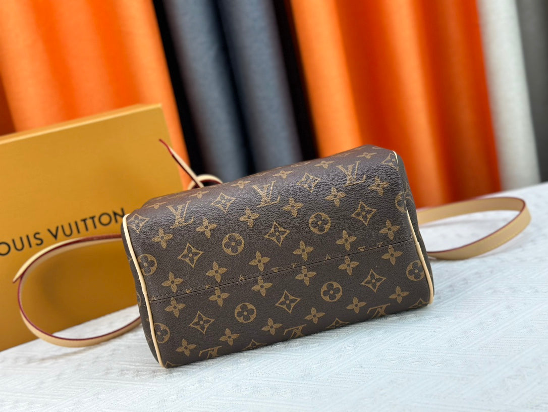 Louis Vuitton Speedy Bandouliere Bag 25