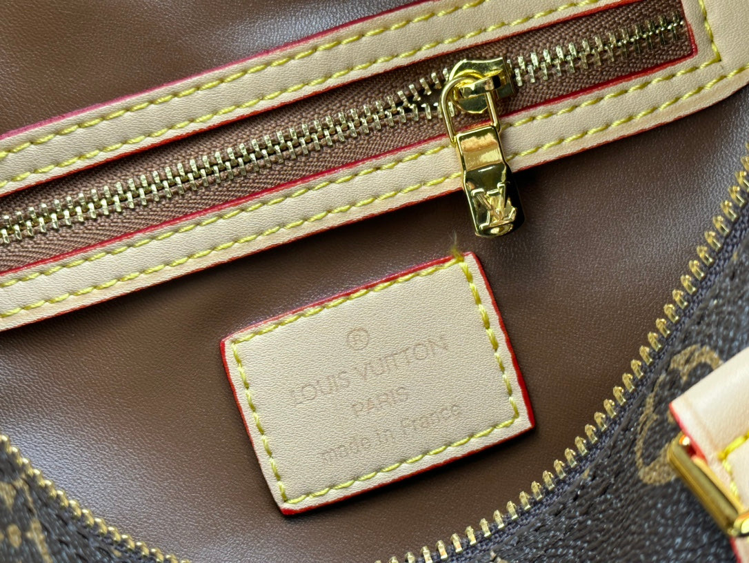 Louis Vuitton Speedy Bandouliere Bag 25
