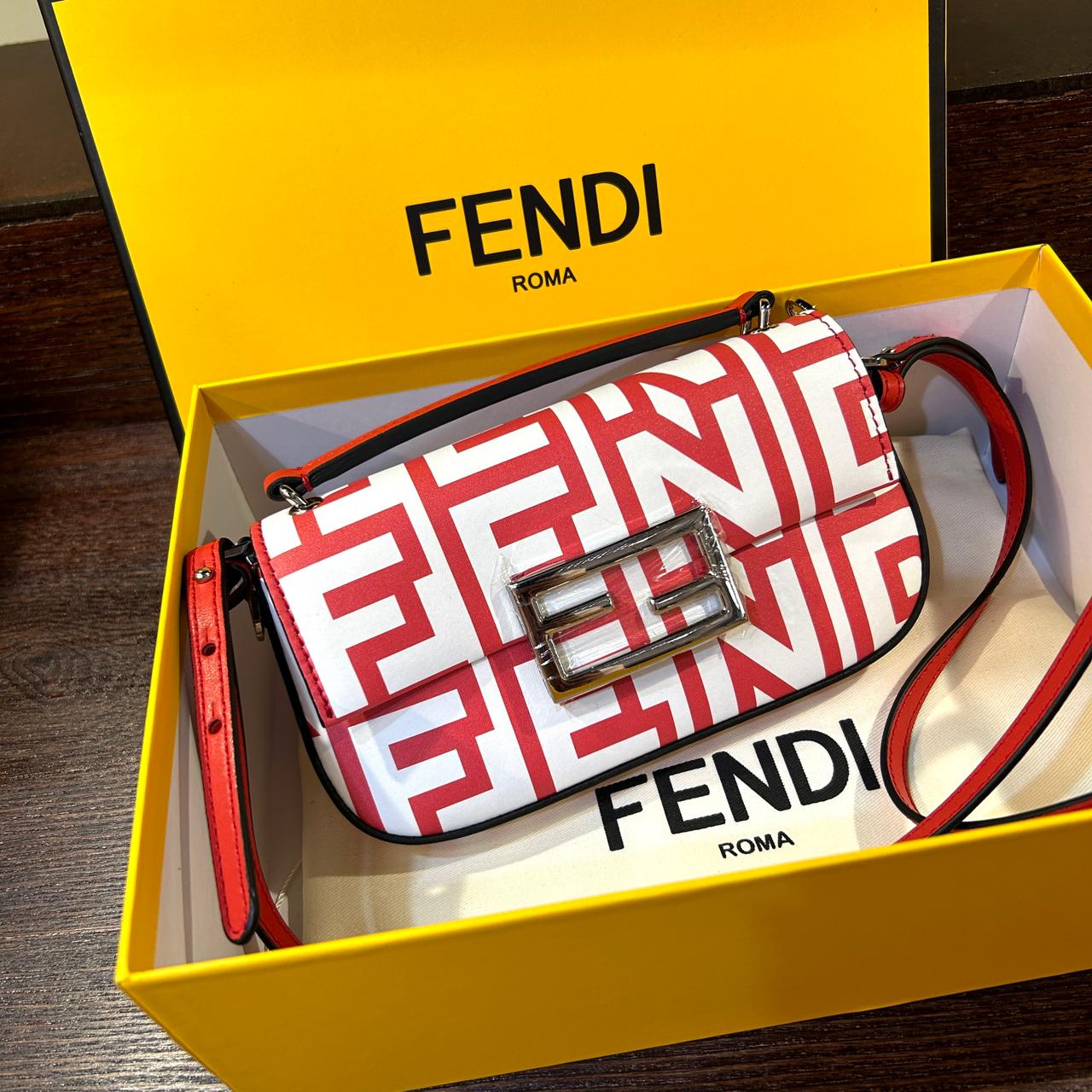 Fendi Baguette continental Shiny Bag Small