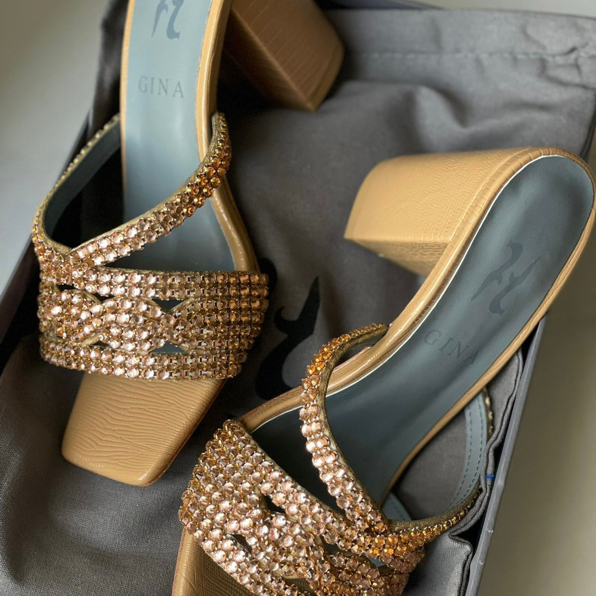 Gina London block heel shoes