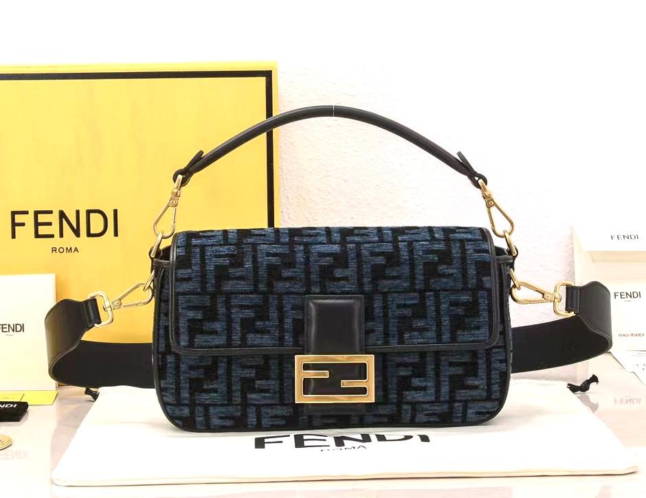 Fendi Baguette continental Medium Fabric Bag