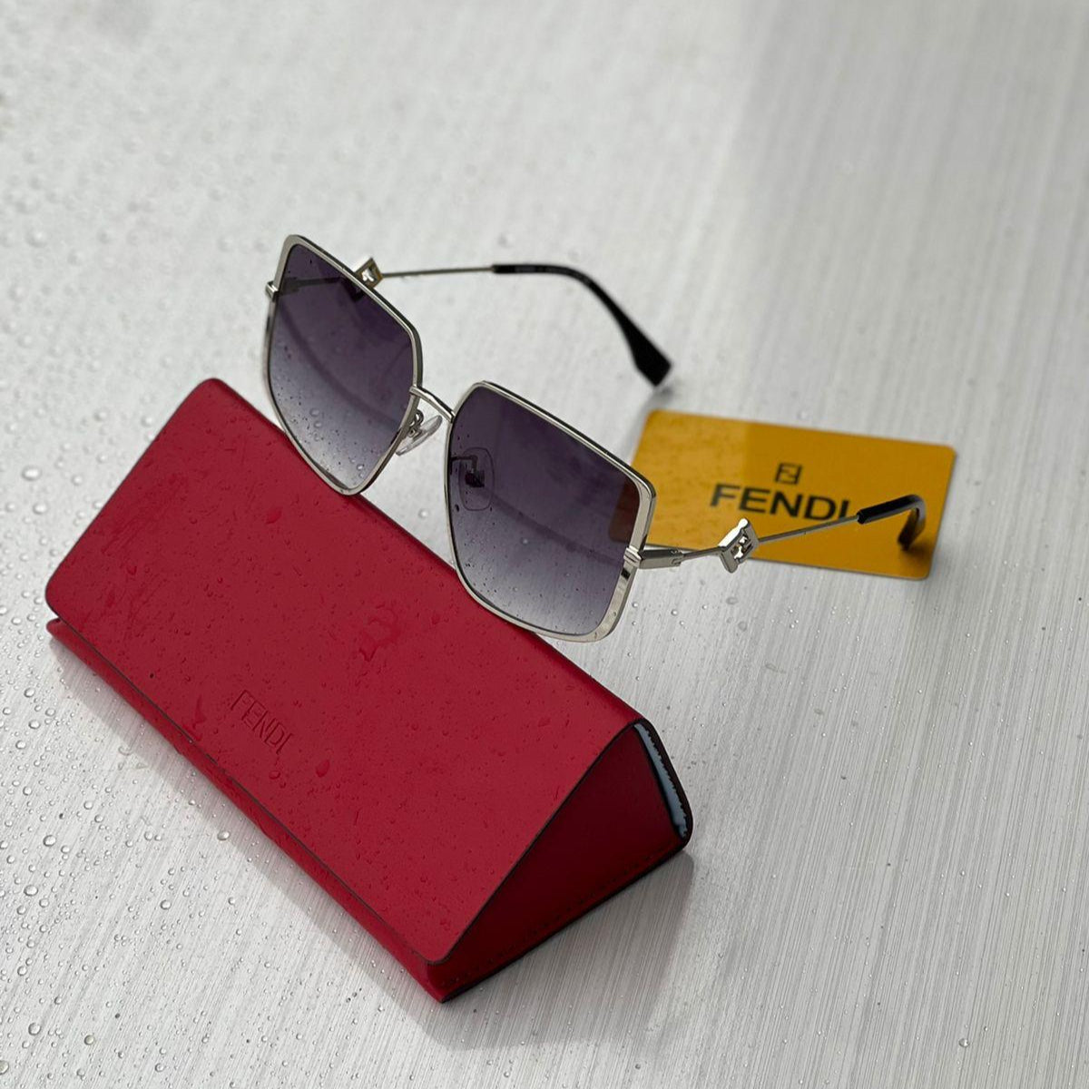 Fendi FE40026U Geometric Cat-Eye Sunglasses