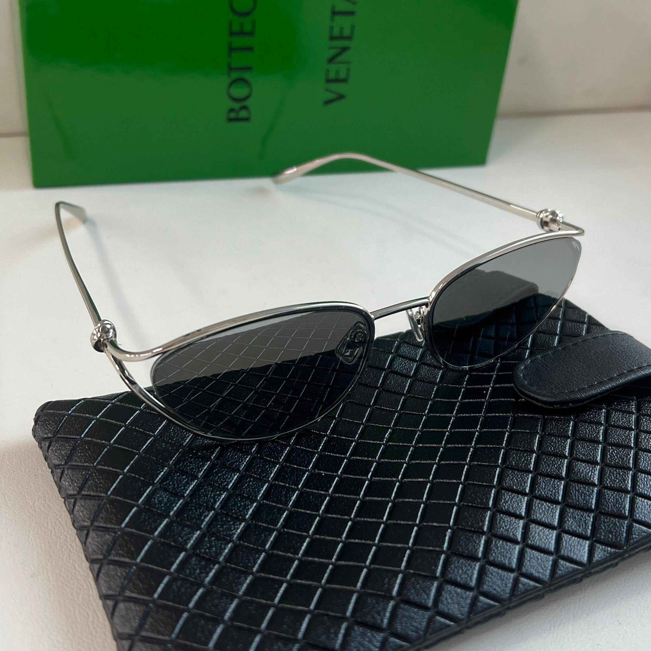 Bottega Veneta Cat-Eye Sunglasses BV1096S