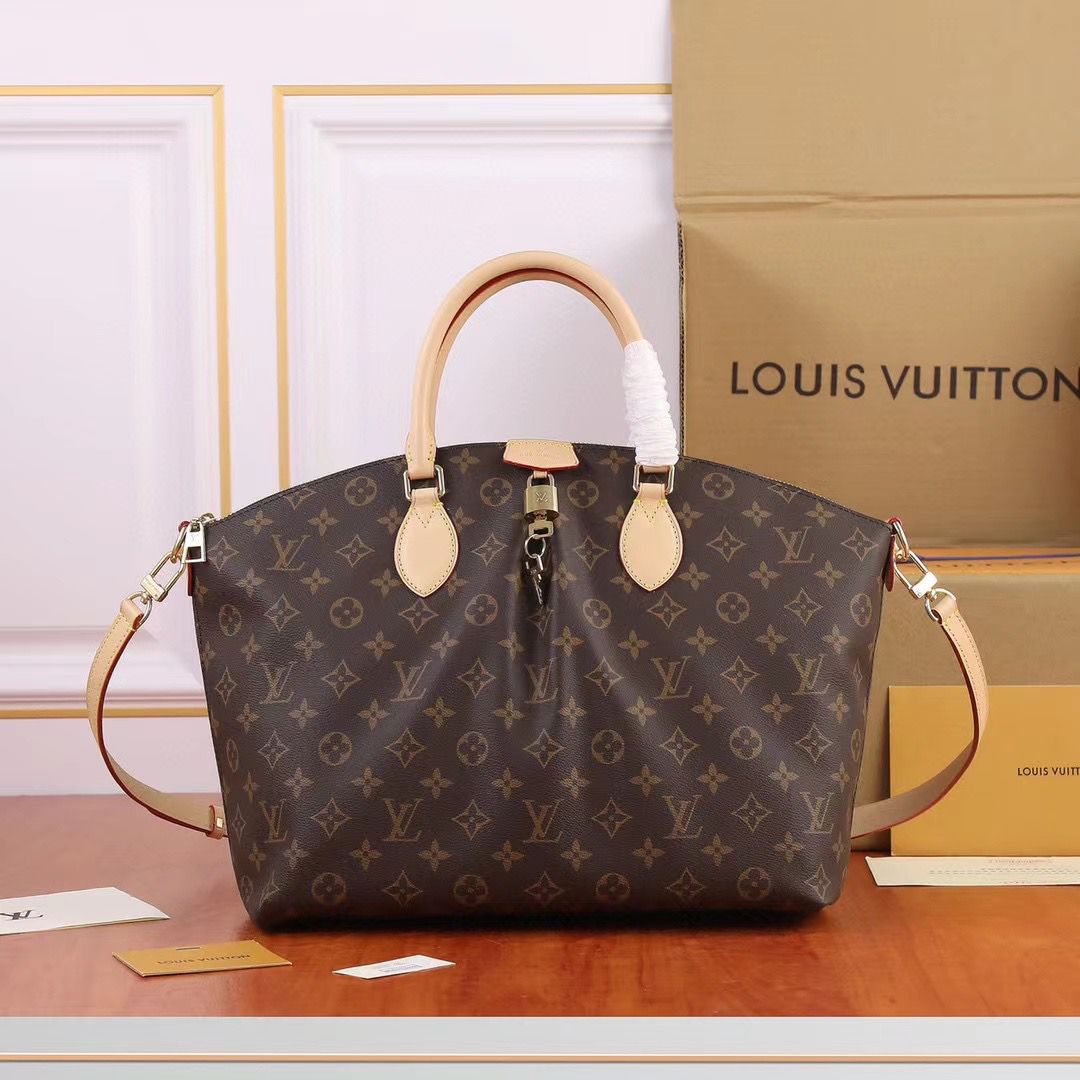 Louis Vuitton Boét Bag