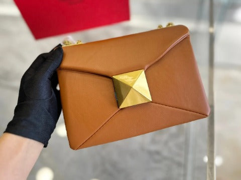 Valentino One Stud chain bag