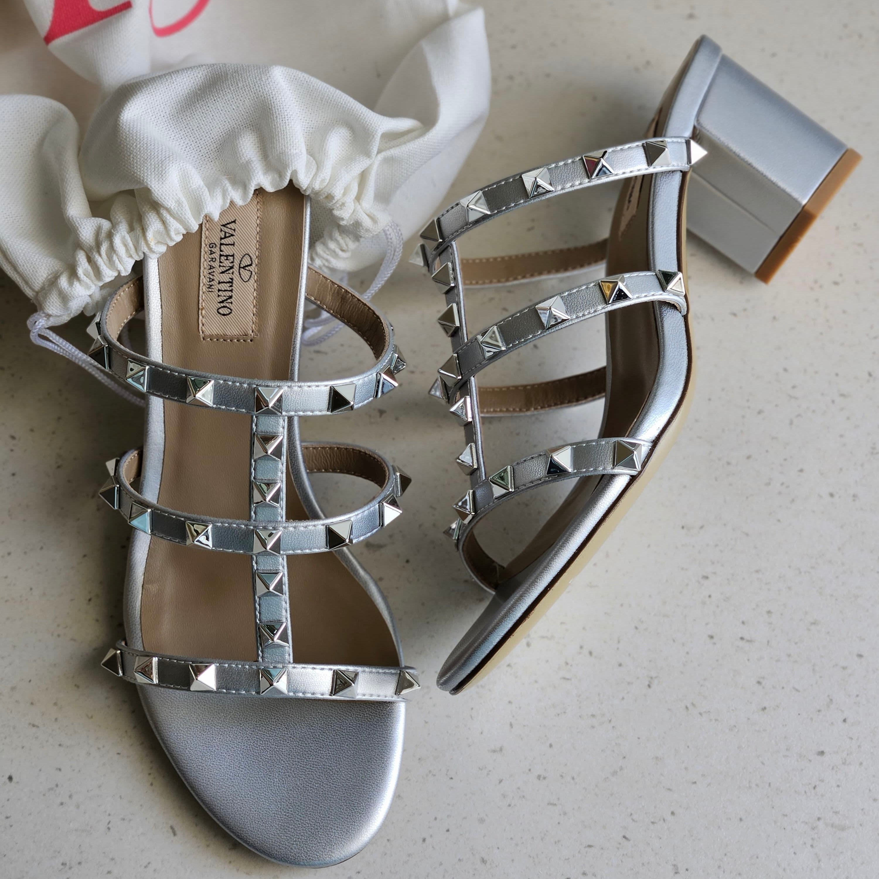 Valentino Garavani Rockstud Block Heel Shoes in Nude Patent