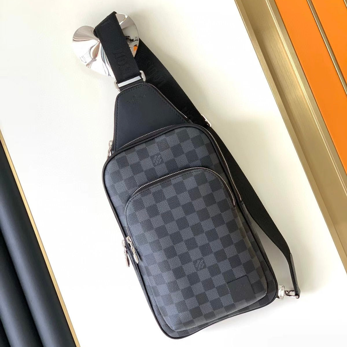 Louis Vuitton Avenue Bag