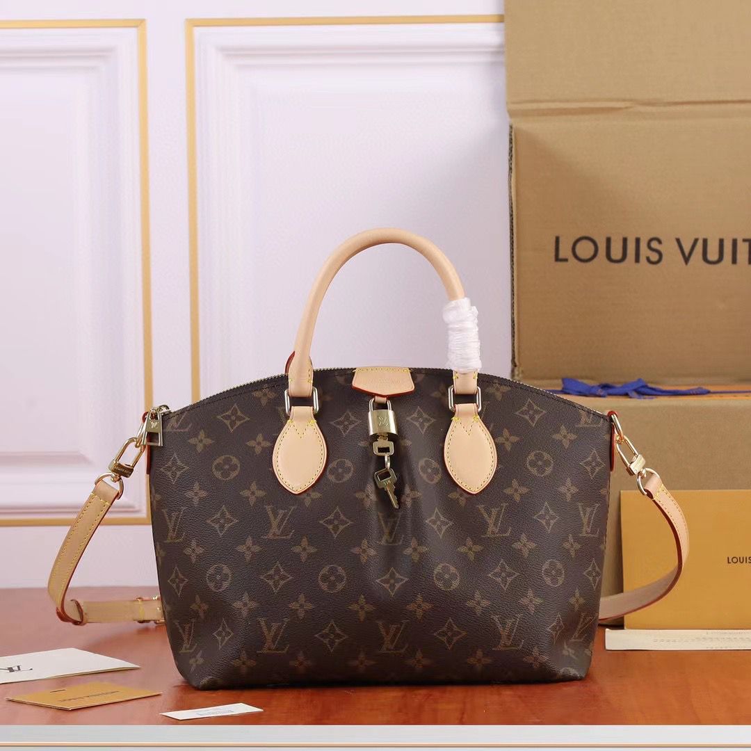 Louis Vuitton Boét Bag