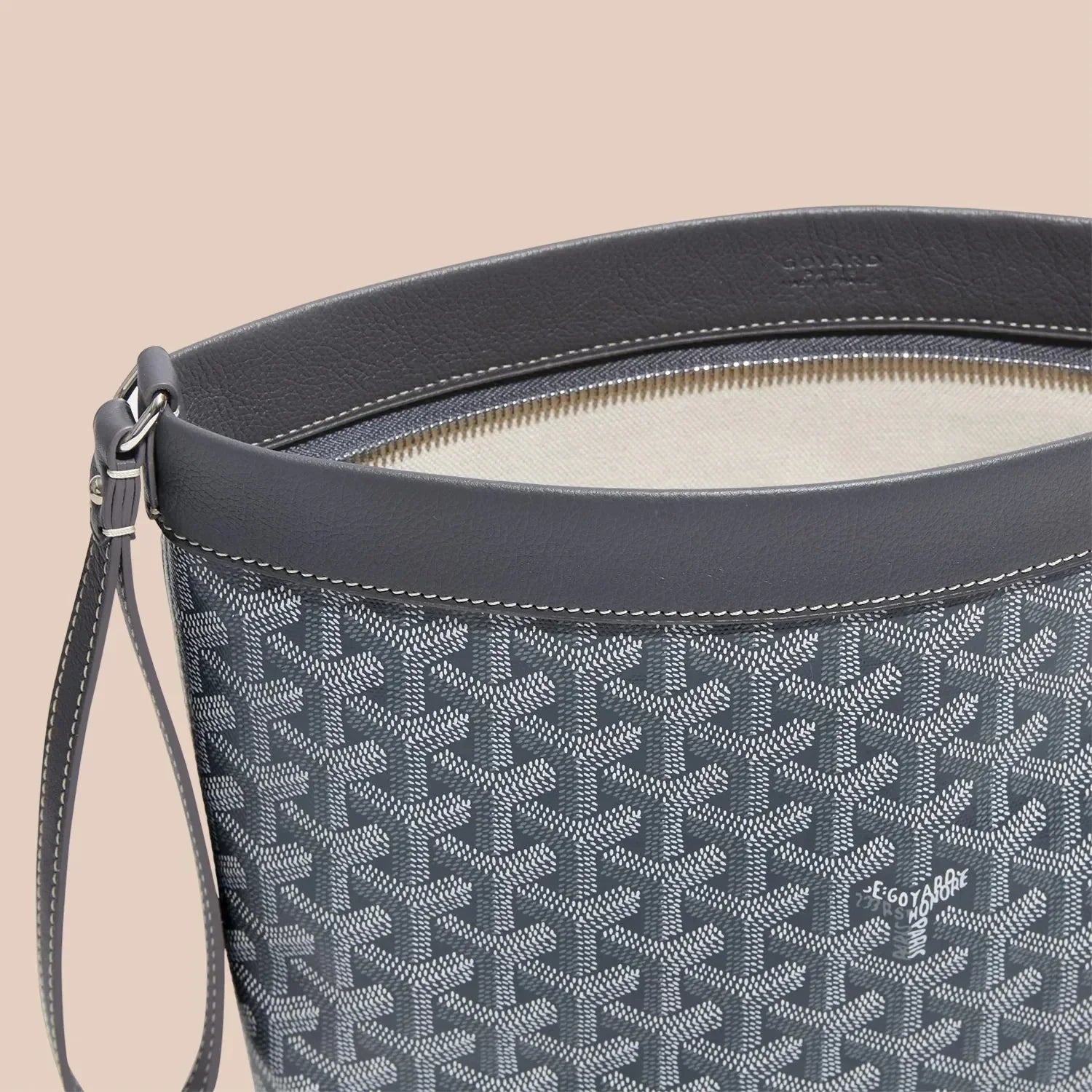 Luméra Pouch