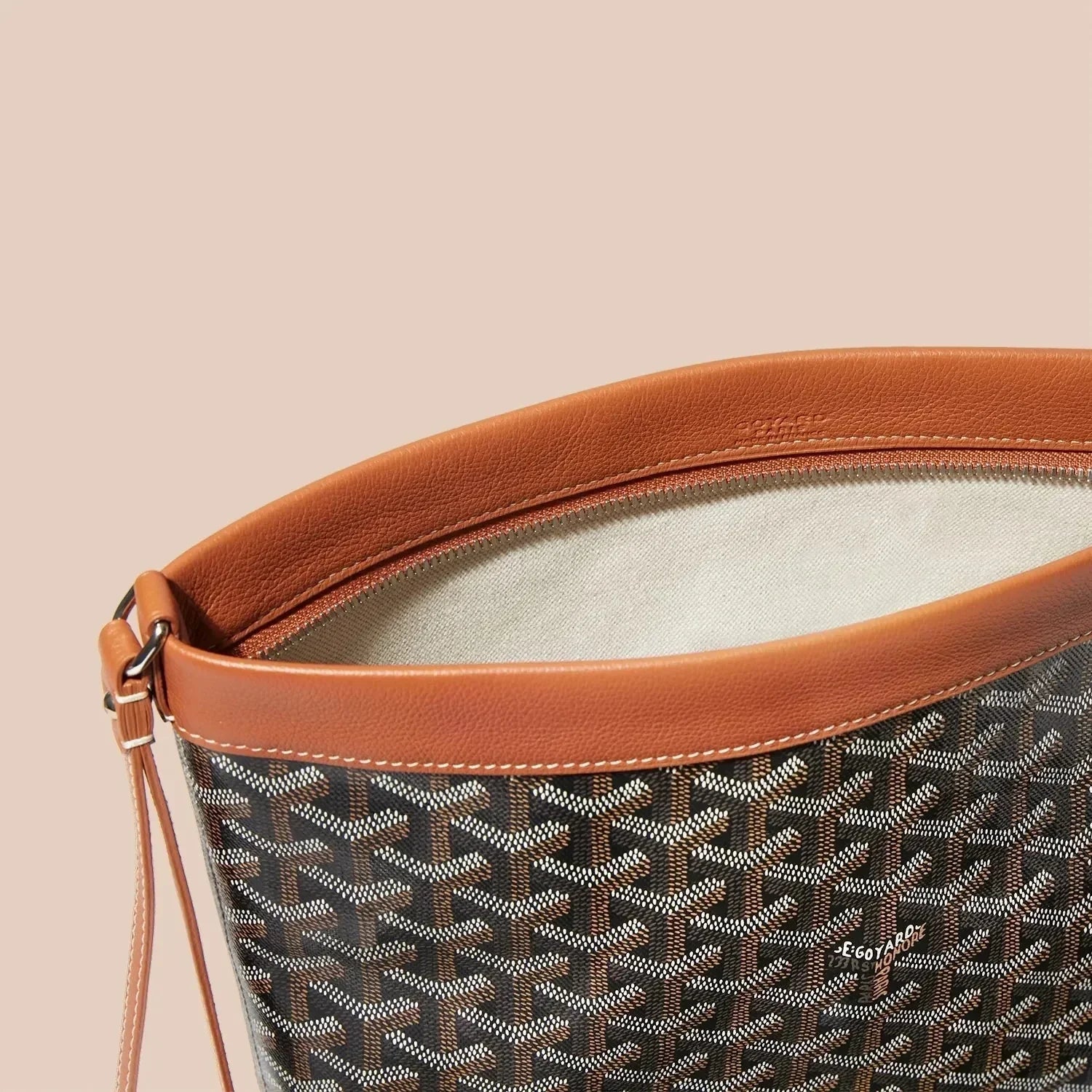 Luméra Pouch