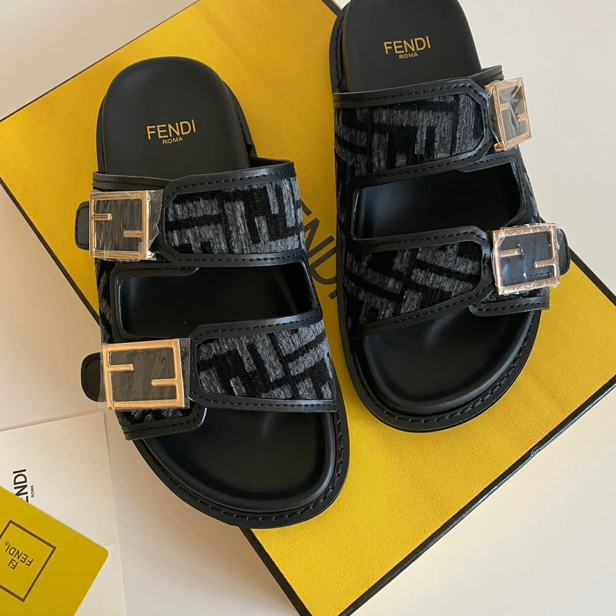 Black / 36