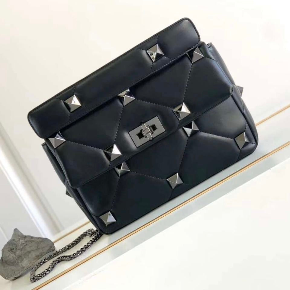 Black / Without Box