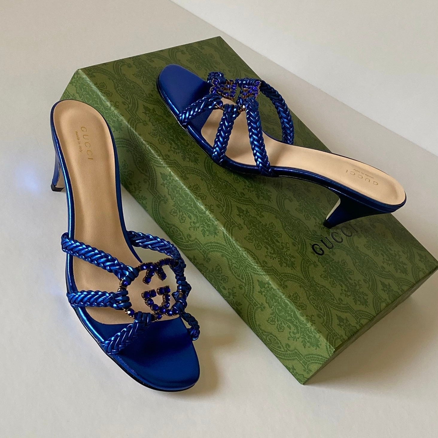 Blue / 36