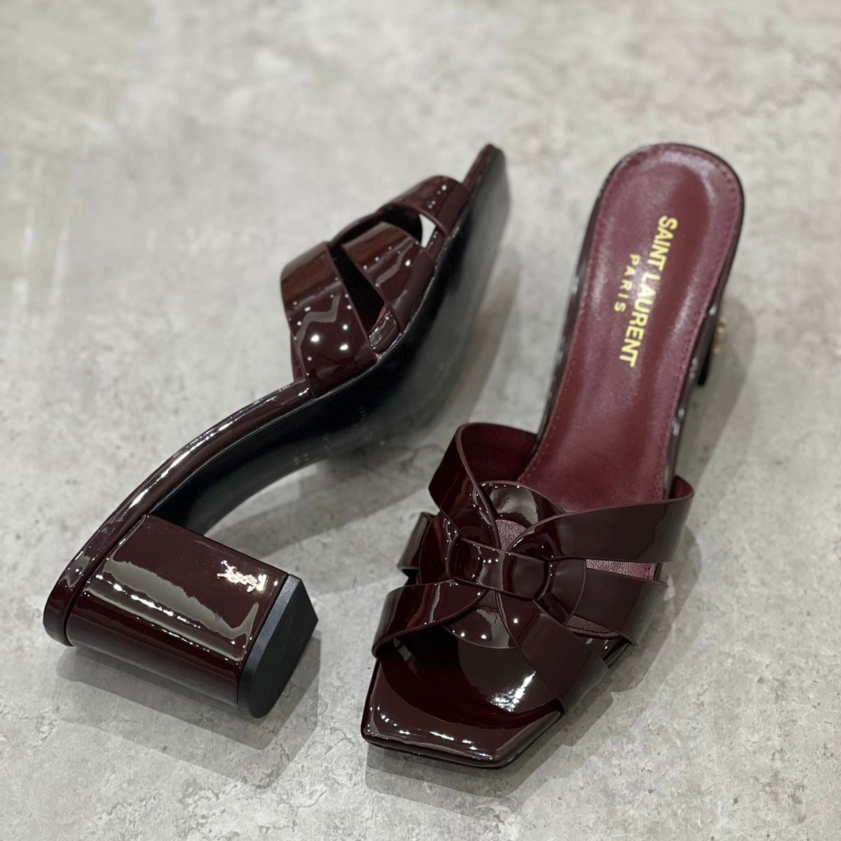Maroon / 36
