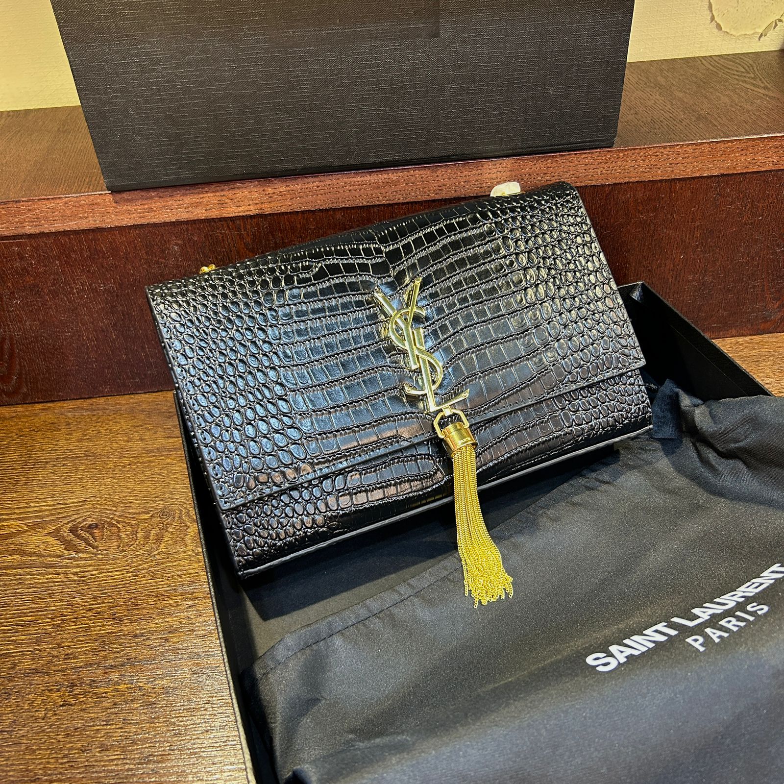 Crocodile Black\gold / Without Box