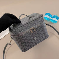 Elegant Vanity Crossbody