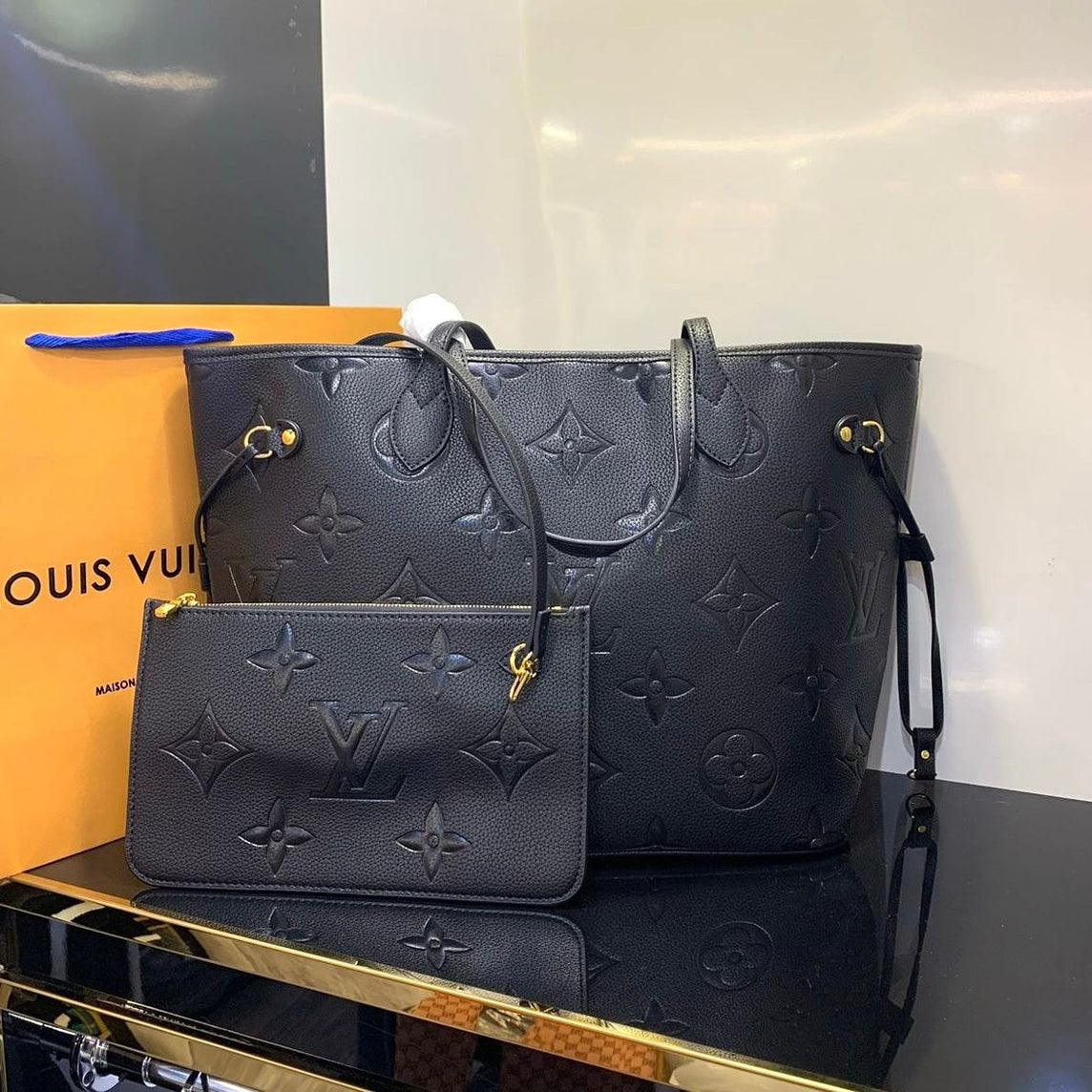 Louis Vuitton Neverfull Tote Style Bag