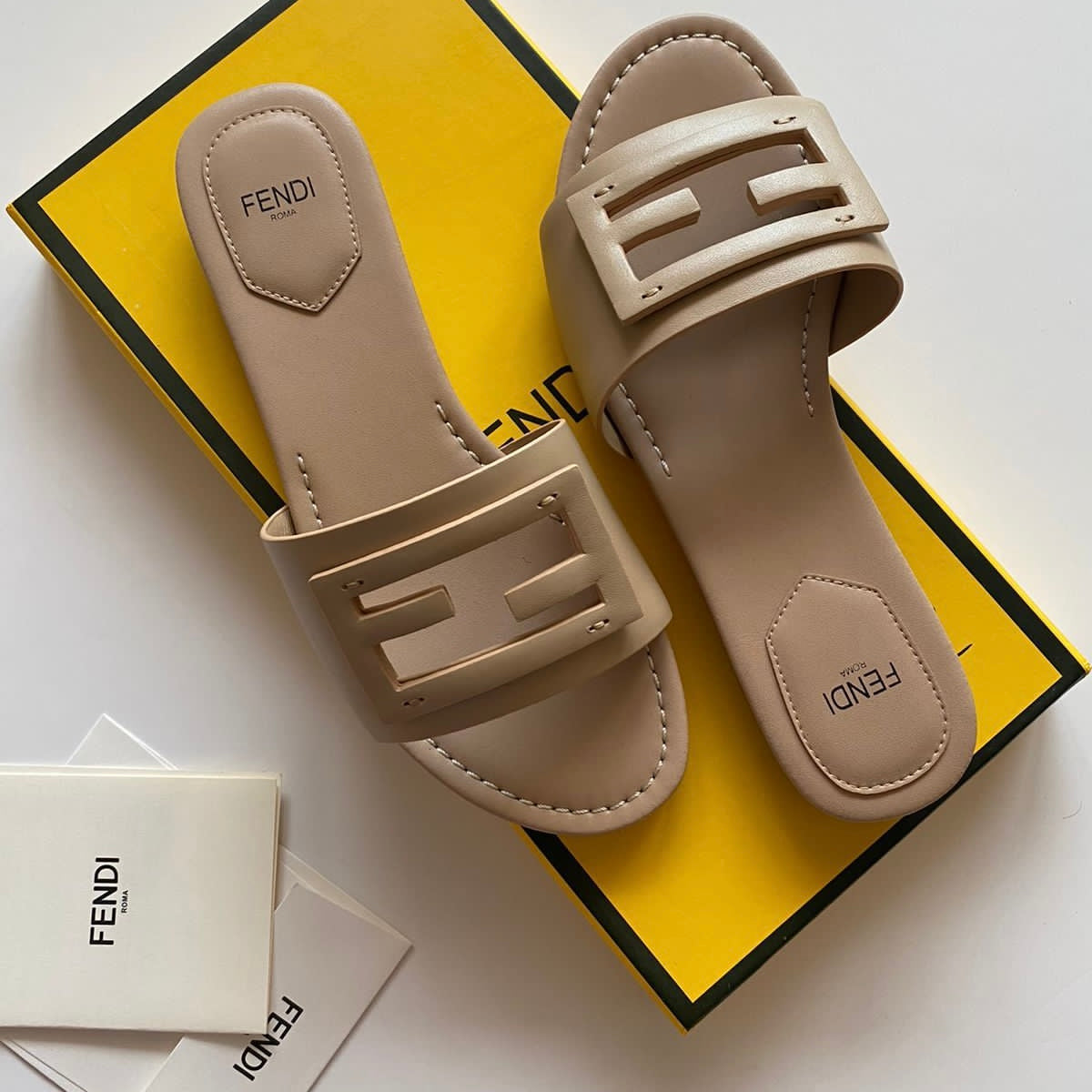 Beige / 36