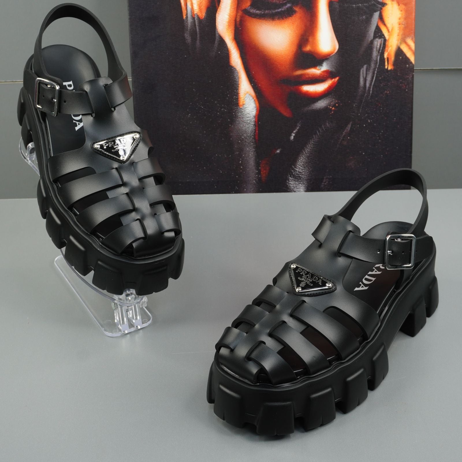 Black / 36