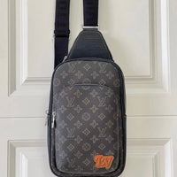 Louis Vuitton Avenue Bag