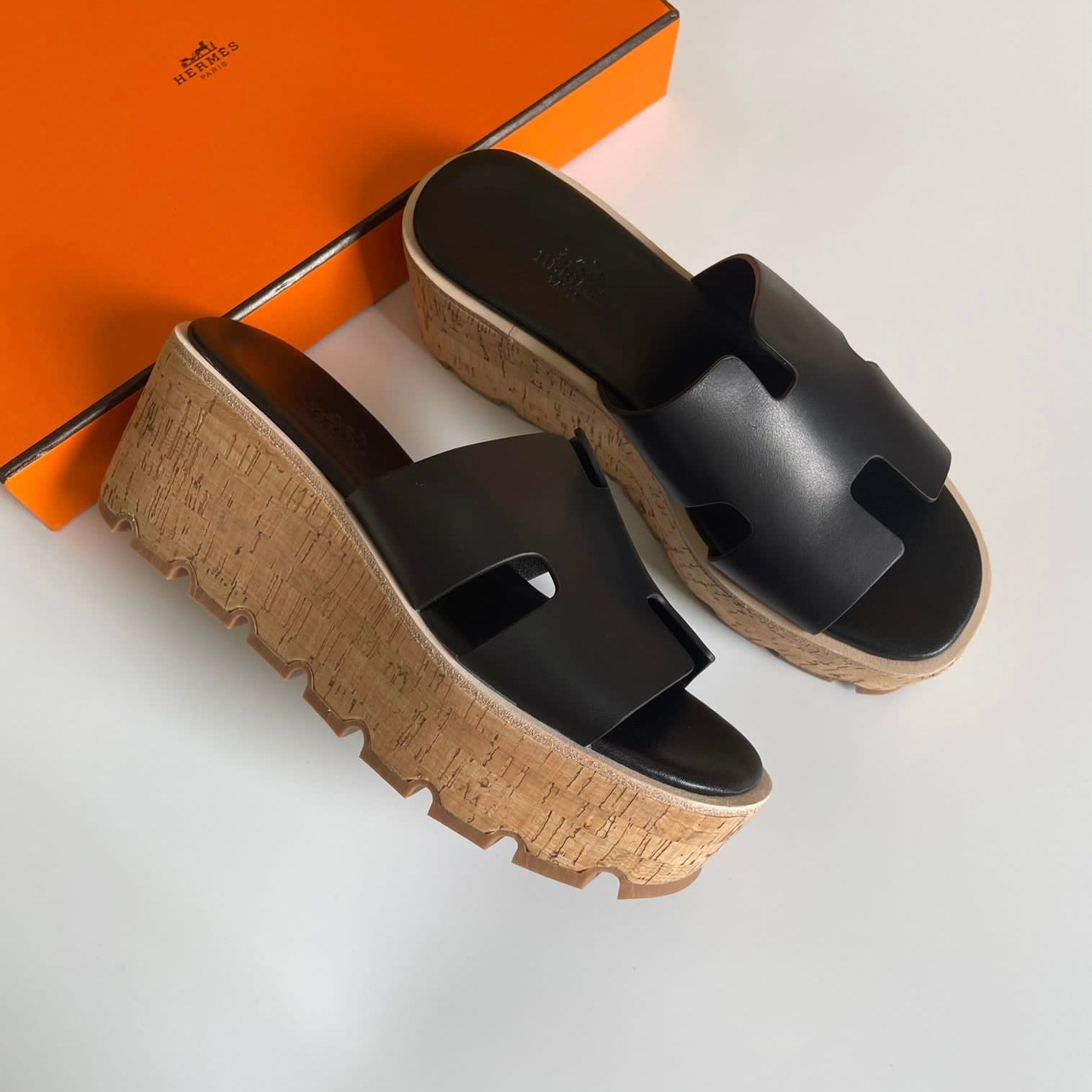Black / 36