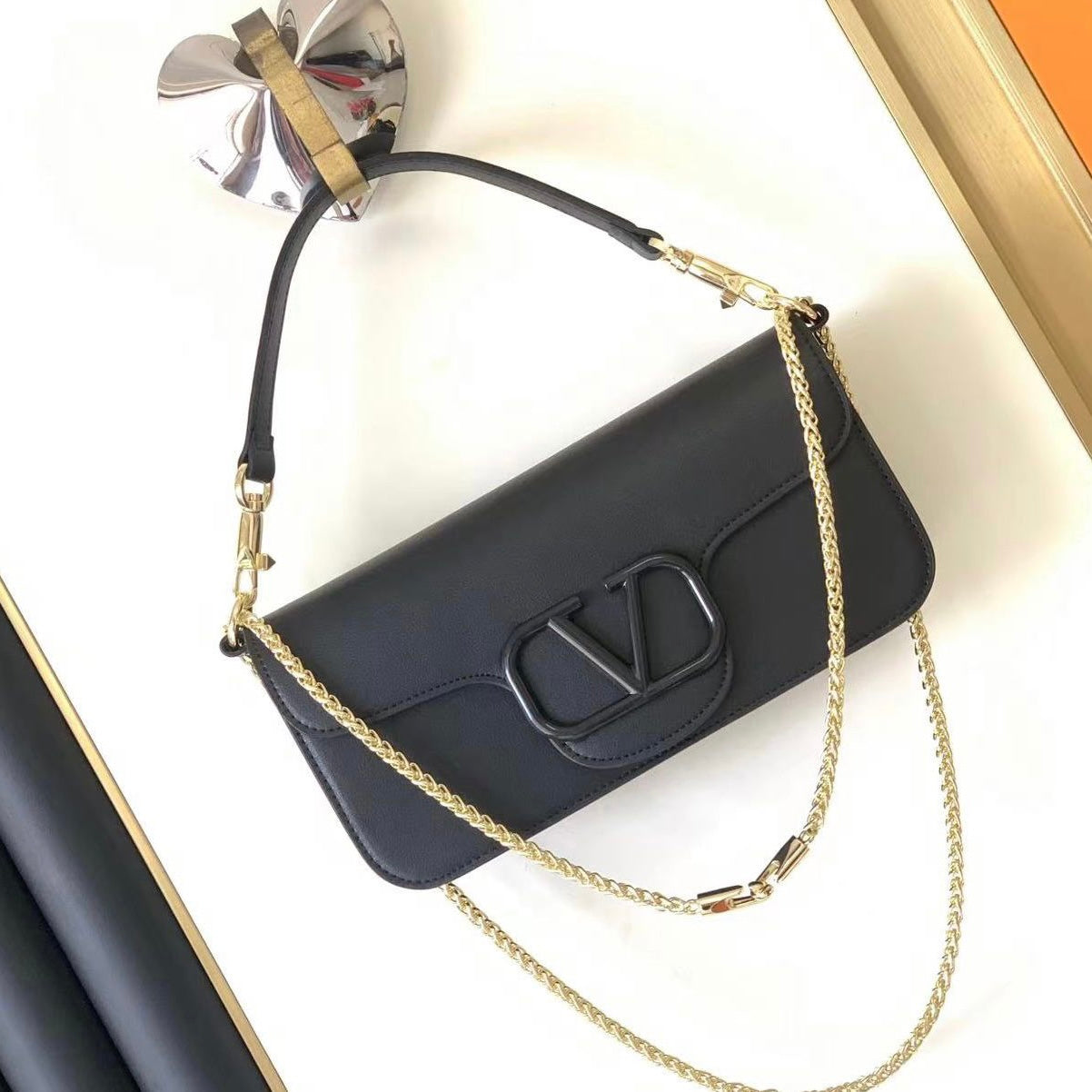 Black / Without Box