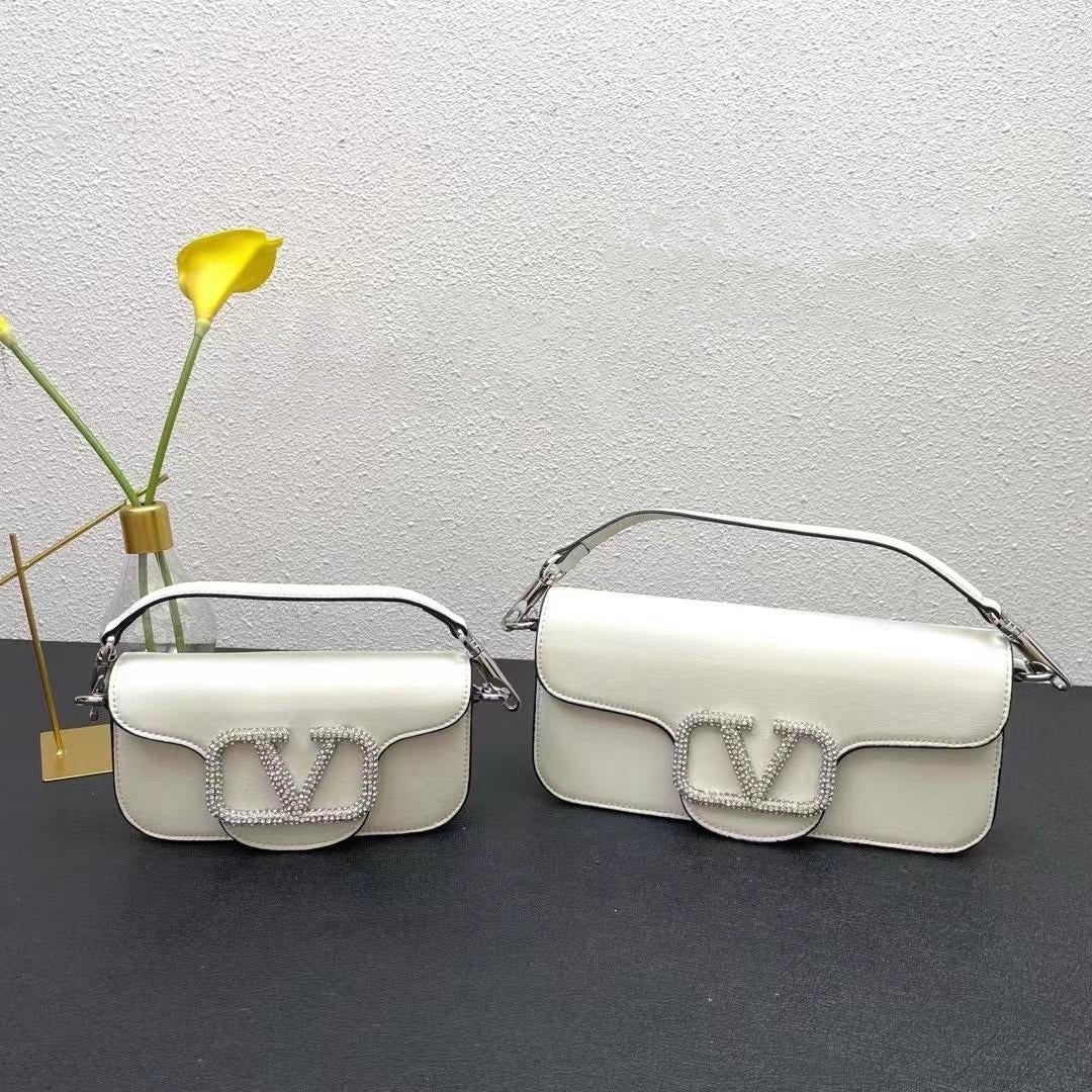 Option 03 / 20 CM / Without Box