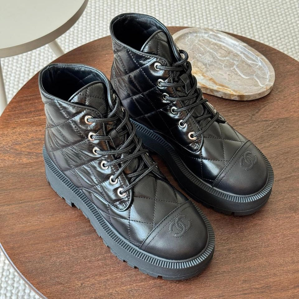 Black shiny / 36