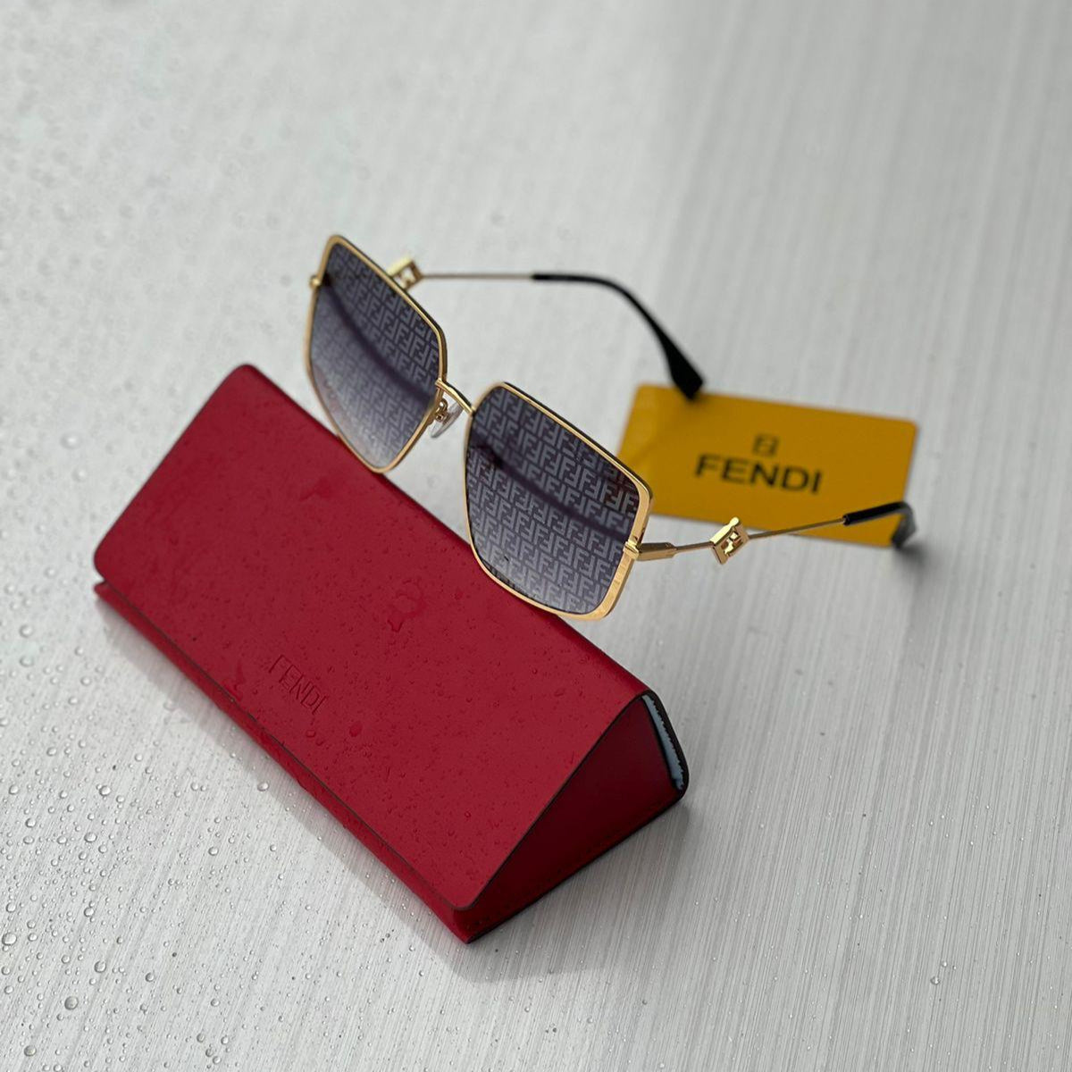 Fendi FE40026U Geometric Cat-Eye Sunglasses