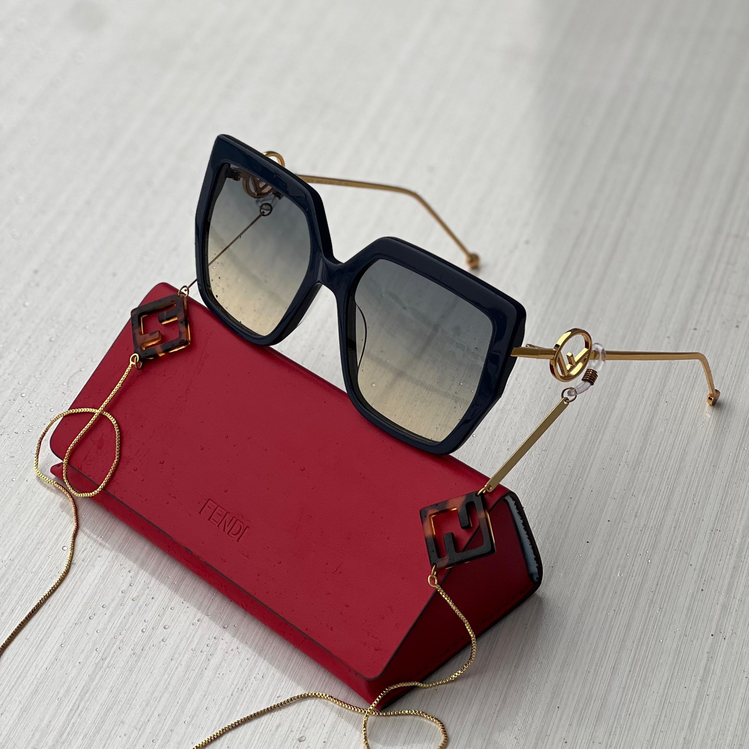 Fendi FE40055I Square Frame Sunglasses