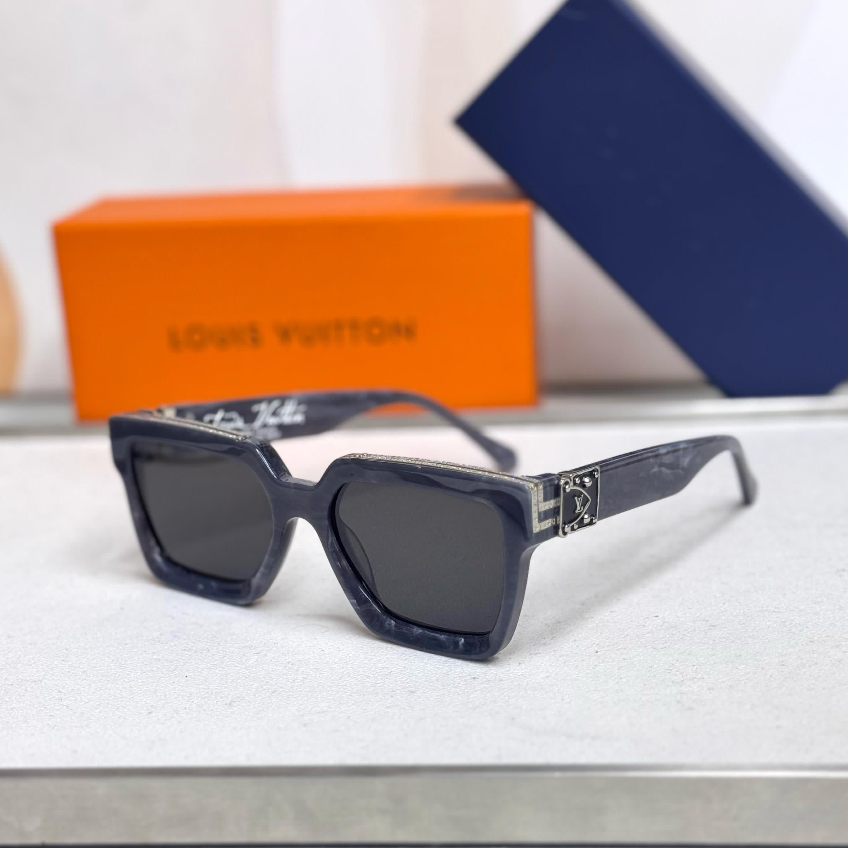 Louis Vuitton Attitude Pilot Sunglasses