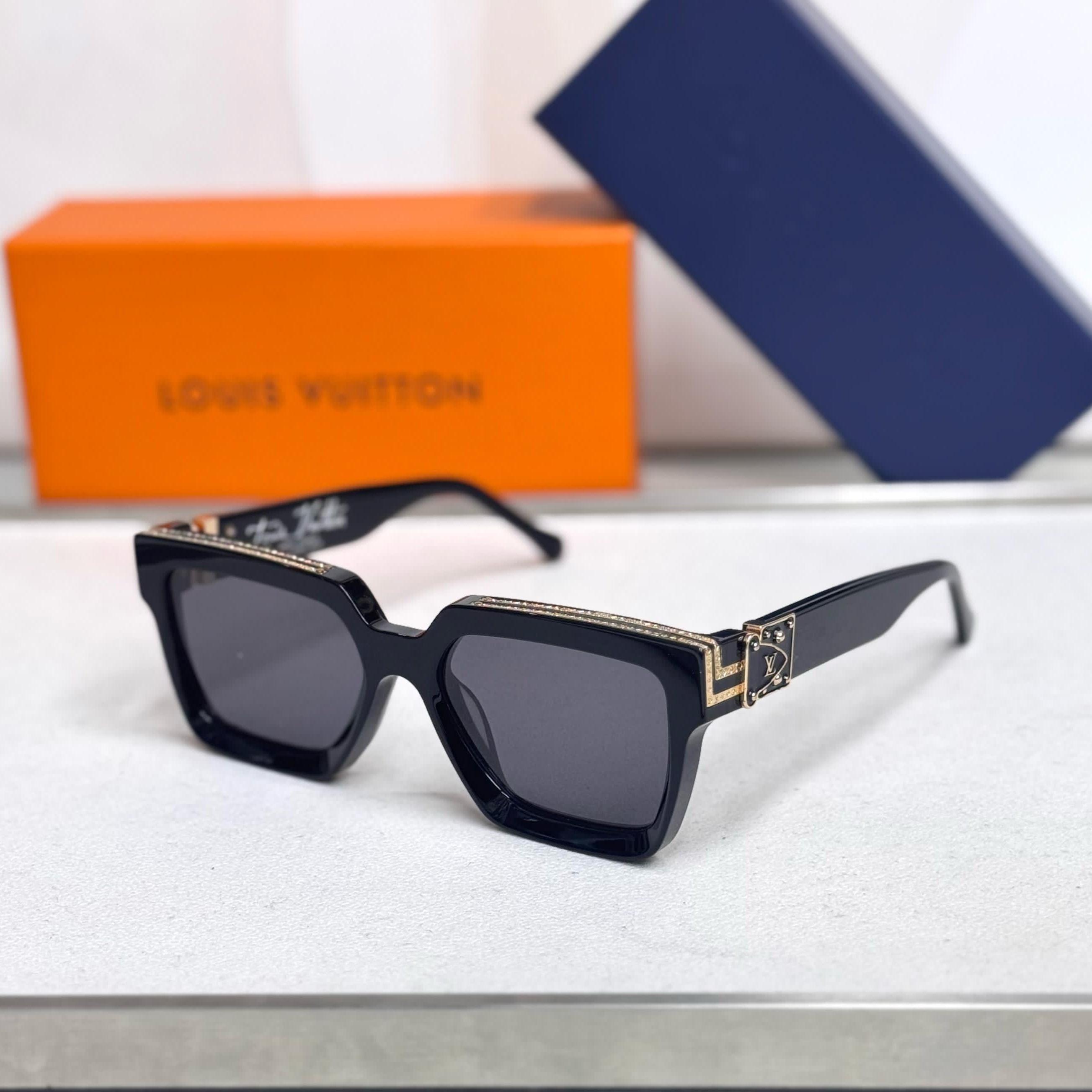 Louis Vuitton Attitude Pilot Sunglasses