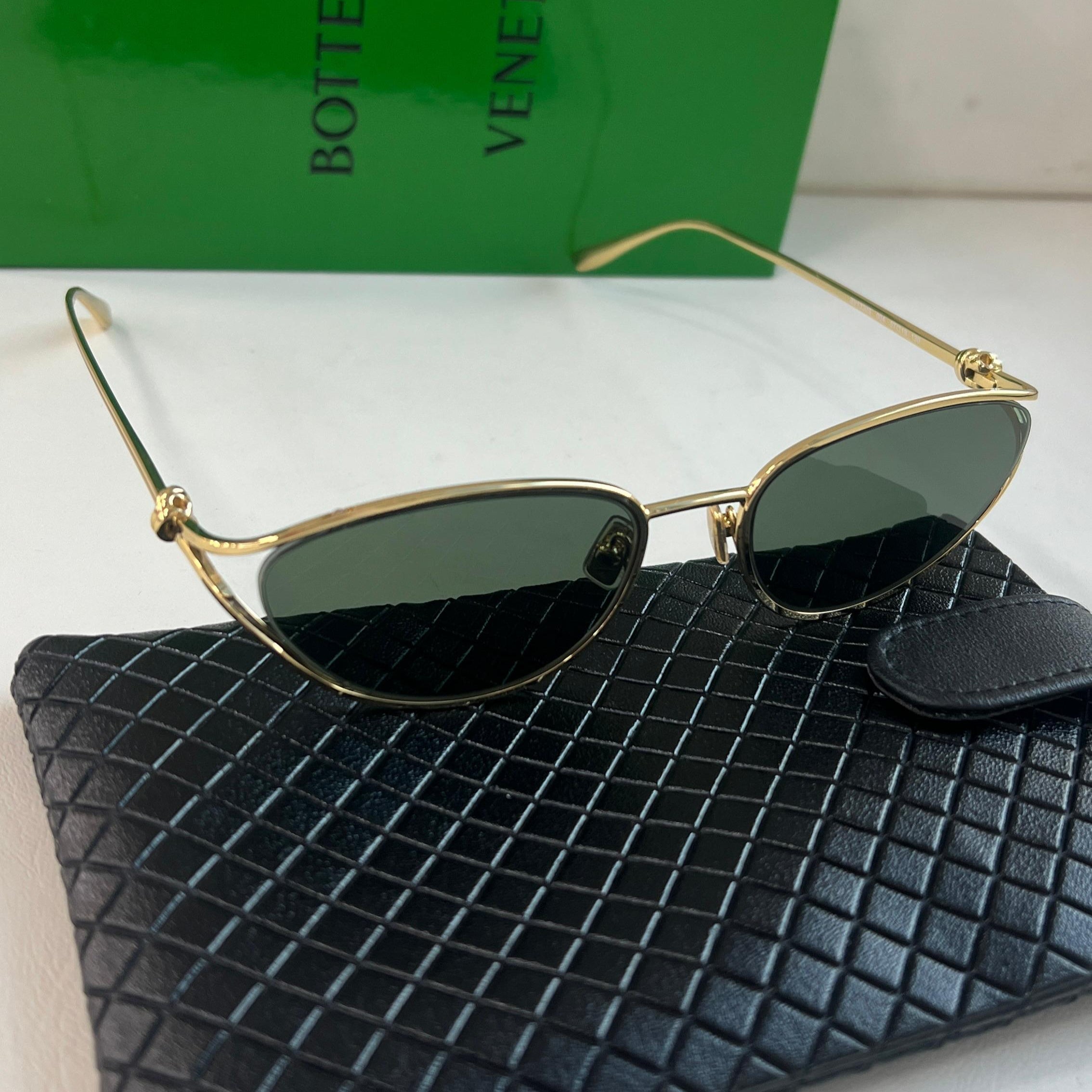Bottega Veneta Cat-Eye Sunglasses BV1096S