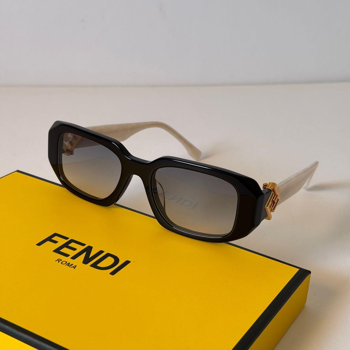 Fendi Colibrì Rectangle Sunglasses