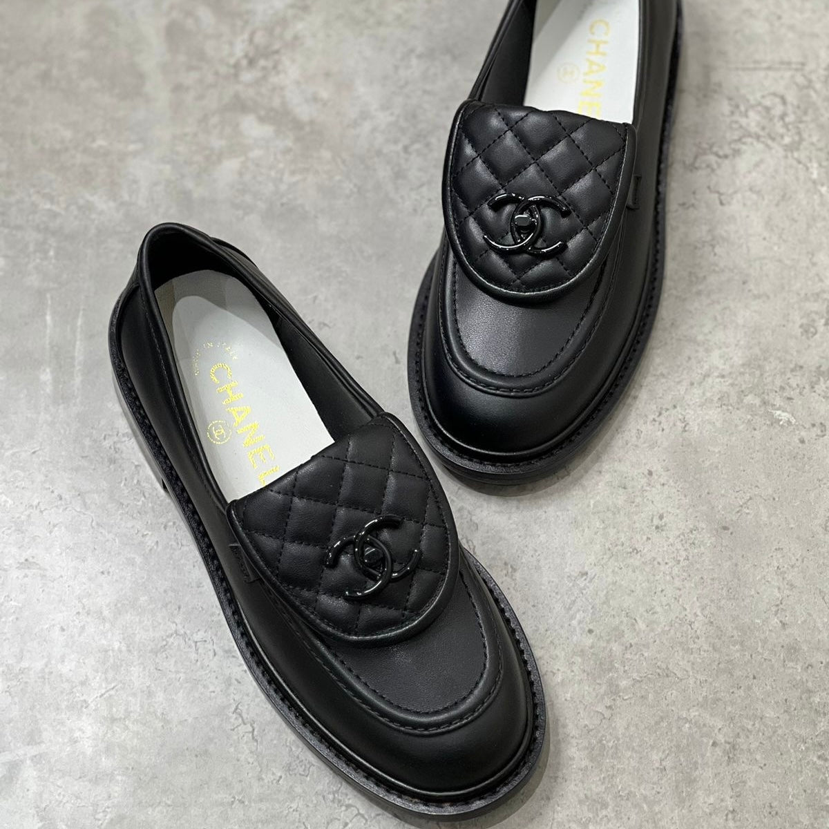 36 / Black